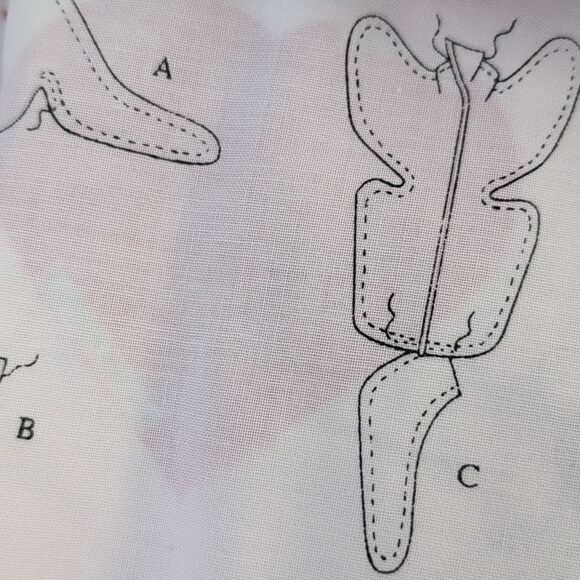 Vintage red & white heart print cat mouse fabric sewing pattern - Picture 10 of 10